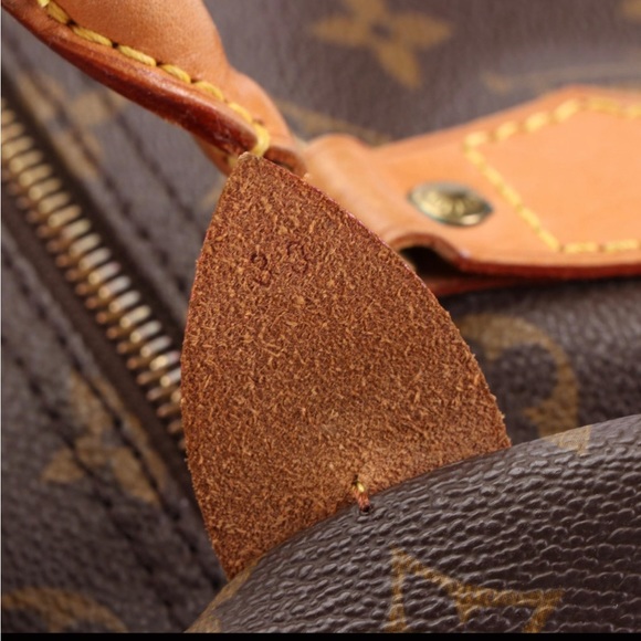 Louis Vuitton Speedy 30 in Monogram Canvas and Vachetta Leather - Picture 7 of 17